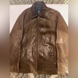 Nautica Men's brown leather jacket, with a point collar. Size XXL